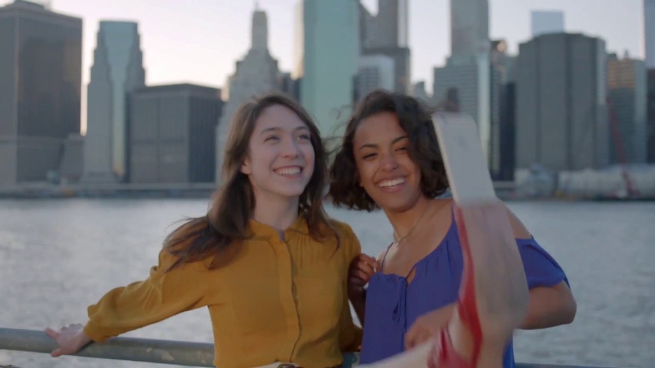 Selfie Shoes : incredible invention to take perfect selfies