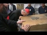 Exhuman los restos mortales del papa Juan Pablo II - 29/4/2011