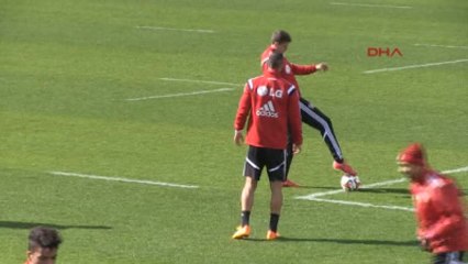 Ömer Toprak Ben Futboluma Bakıyorum