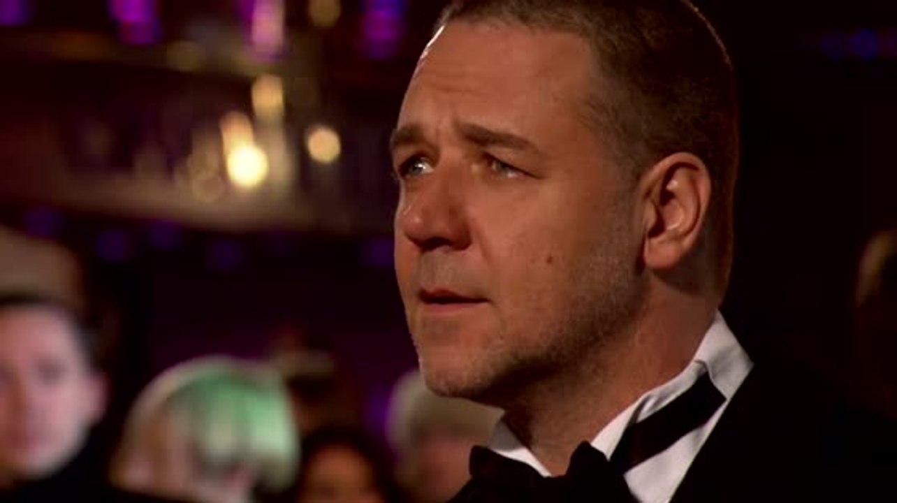 Russell Crowe sagt, dass Michael Jackson Telefonstreiche bei ihm machte