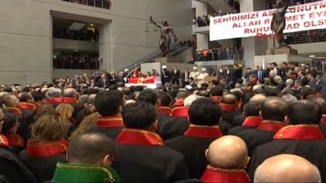 Savcı Kiraz İçin Şehit Edildiği Adalet Sarayında Tören Düzenleniyor