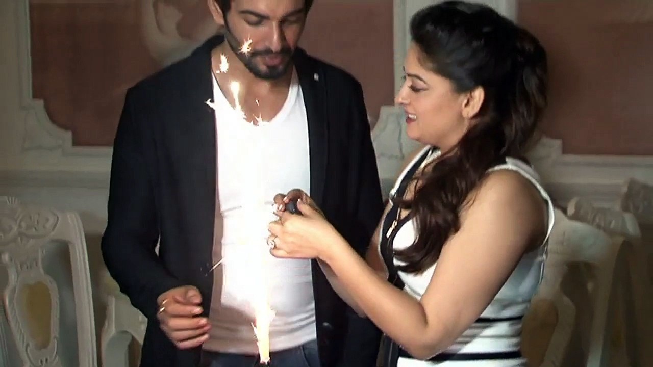 Sunny Leone parties with Jay Mahi Vij