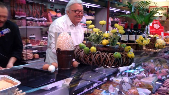 Le Cateau-Cambrésis: le maire endosse le tablier de boucher-charcutier le temps d'un 1er avril