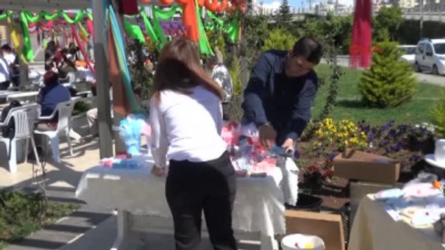 Adana'da Portakal Çiçeği Karnavalı Coşkusu Başladı