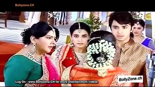 Mere Rang Mein Rangnewali - 1 April 2015 - LD Radha Ke Beach Doriyaan