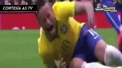 Terrible y doloroso pisotón de Gary Medel a Neymar