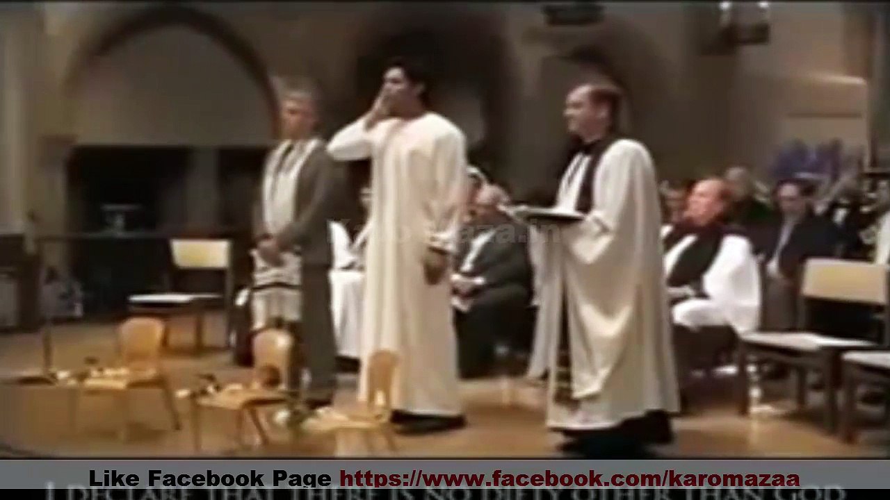 Azan in a Amercan church .... Subhaan ALLAH