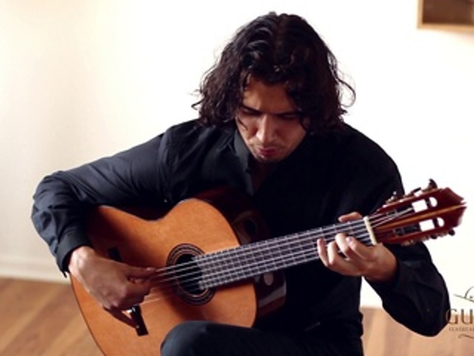 David Dyakov plays Tres Apuntes Sobre un Canto de Bulgaria by Leo Brouwer on a 2014 Kenny Hill