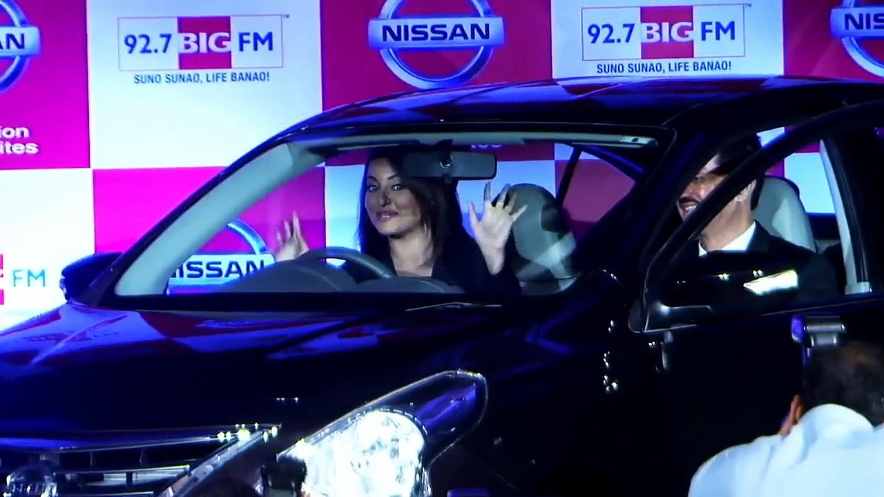 Sonakshi chooses Priyanka over Arjun for long d...