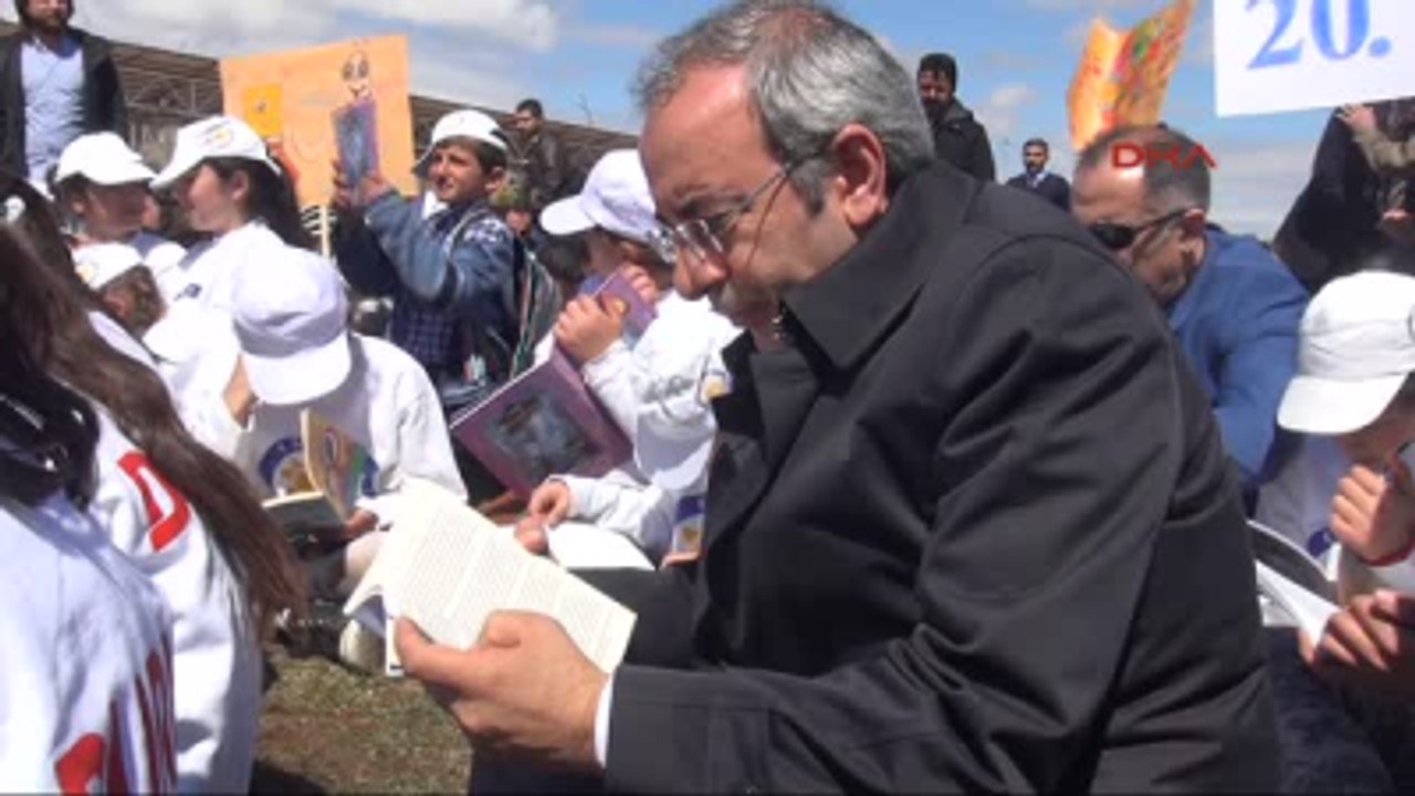 Van'da 'Kitap Okuma ve Oturma Eylemi'