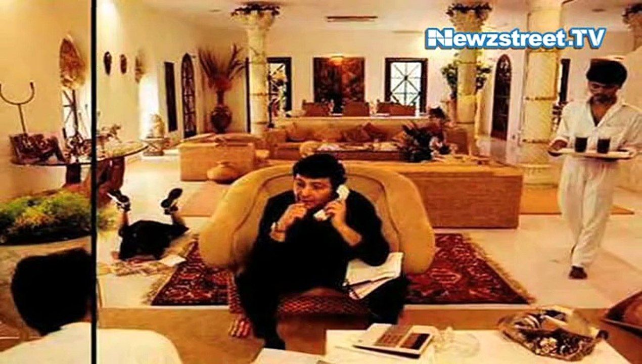Can you spot Ranbir Kapoor?