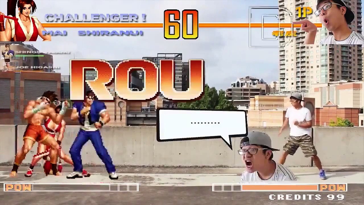Nerd lutando contra personagens do The King of Fighters