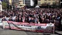 Yunanistan'da Emekliler Maaş Kesintilerini Protesto Etti