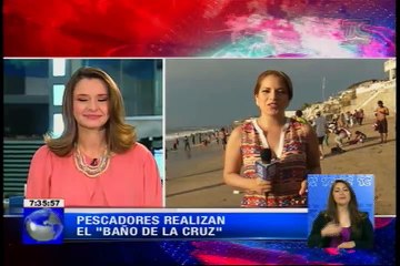 Pescadores realizan el “Baño de la Cruz” en Santa Elena