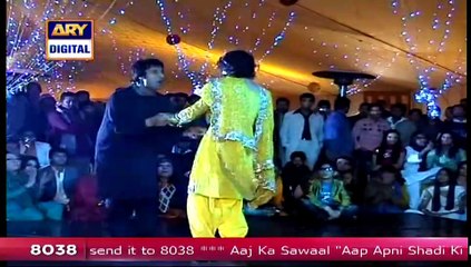 Flim Star Sana Nawaz Shows Her Wedding Videos In Live Show