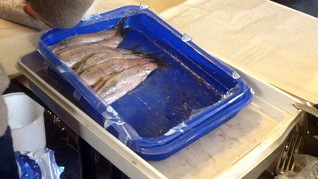 Inwoners van Niekerk krijgen weer gratis haring - RTV Noord