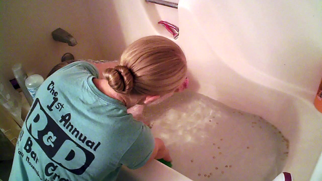 Hamlet the Mini Pig- Bath Time!!!