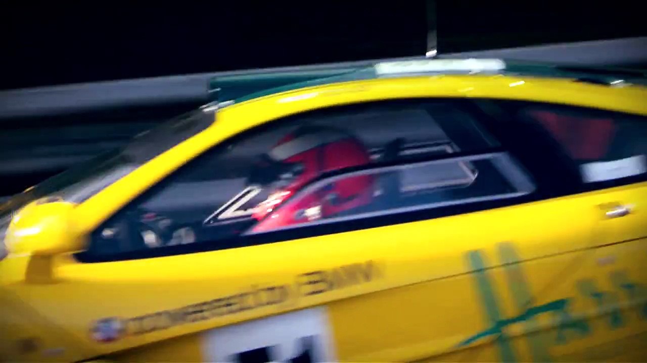 McLaren P1™ GTR meets the iconic McLaren F1 GTR - Geneva preview (HD)