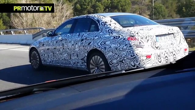 Descubrimos el futuro Mercedes Benz Clase E 2016 por Barcelona! by PRMotor TV Channel (HD)