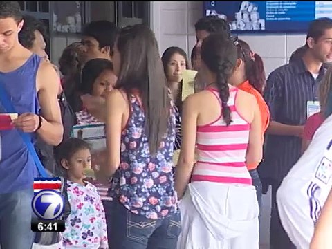 Una feria ofrece becas para estudiar en el extranjero