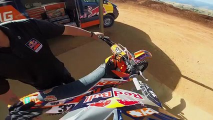 Colocó una cámara GoPro en su moto durante práctica de supercross