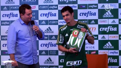 Скачать видео: Verdão apresenta melhor lateral-esquerdo do último Brasileirão