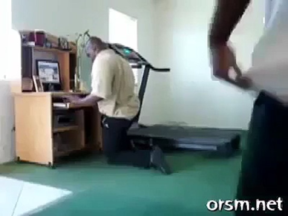 Boy enjoying with jogging machine hillarious :-D
