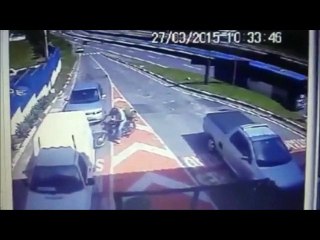 Porteiro armado reage a assalto e mata bandido!