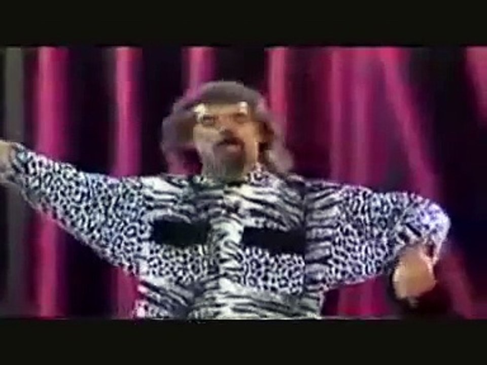 Billy Connolly on Scottish Singers