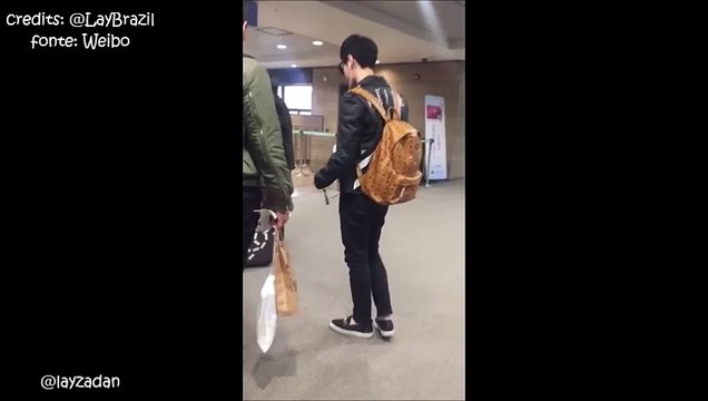 150401 Lay(EXO) dancing Call Me Baby at the airport in Incheon