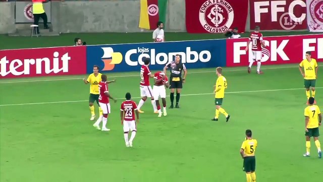 Sifflé par ses supporters Fabricio pète les plombs !