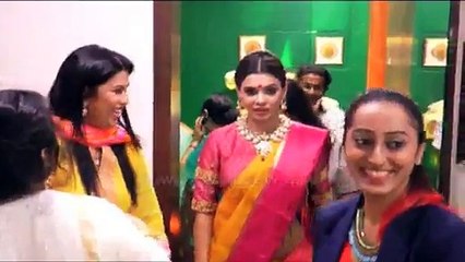 Sara Loren At The Launch Vedaa Contemporary Weaves Store In Juhu