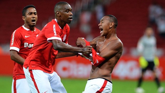 Sifflé par ses supporters il devient fou !