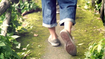 NA NA NA - CHICKENWINGS Official MV from Stay Young Music)