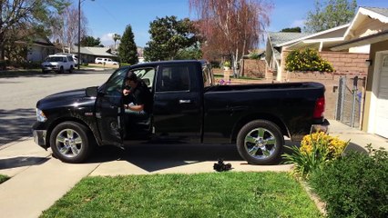 LG G Flex 2 vs Truck Tire