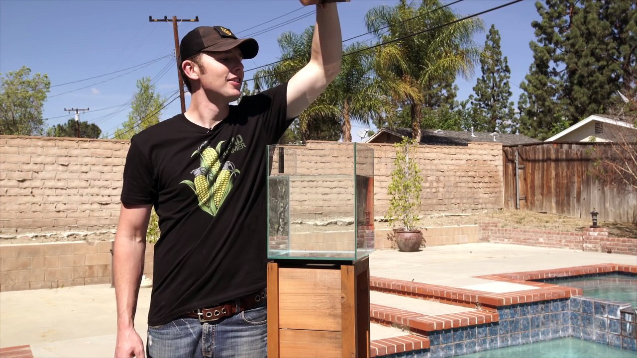 LG G Flex 2 Slow Motion Drop Test