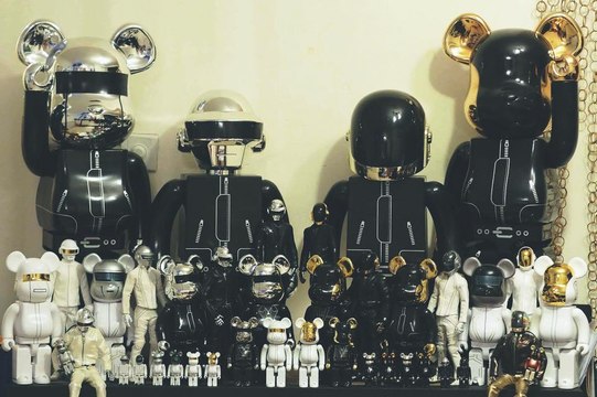 Unboxing Medicom Daft Punk Real Action Heroes Figure ( Random Access Memories Version)