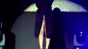 Laura pausini enseñando todo