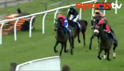 At yarışında şok eden kaza