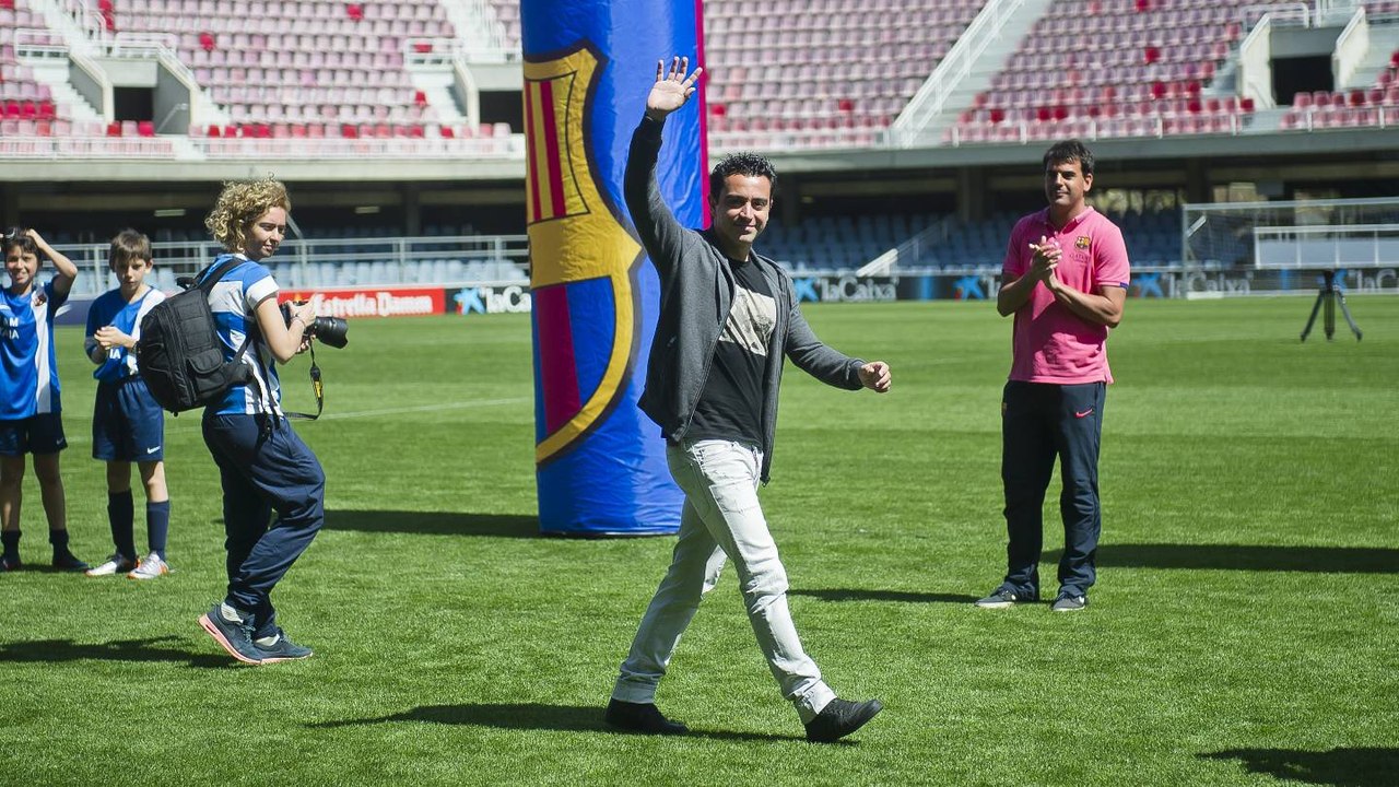 Xavi entrega els premis del IV Torneig Internacional FCB Escola