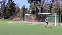Kim demiş kızlar futbol oynayamaz..