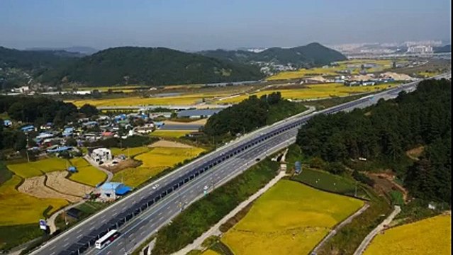 Piste cyclable avec panneaux solaires