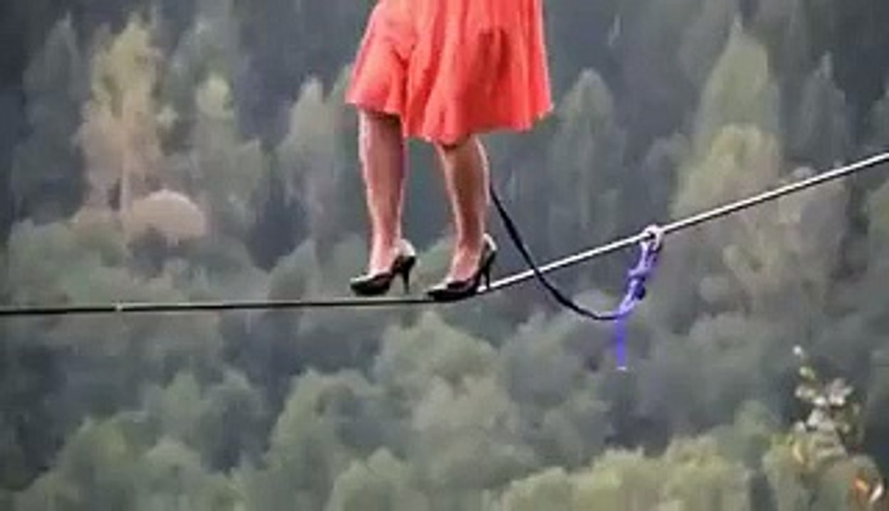 OMG!!! Can anyone help her ---- - Video Dailymotion