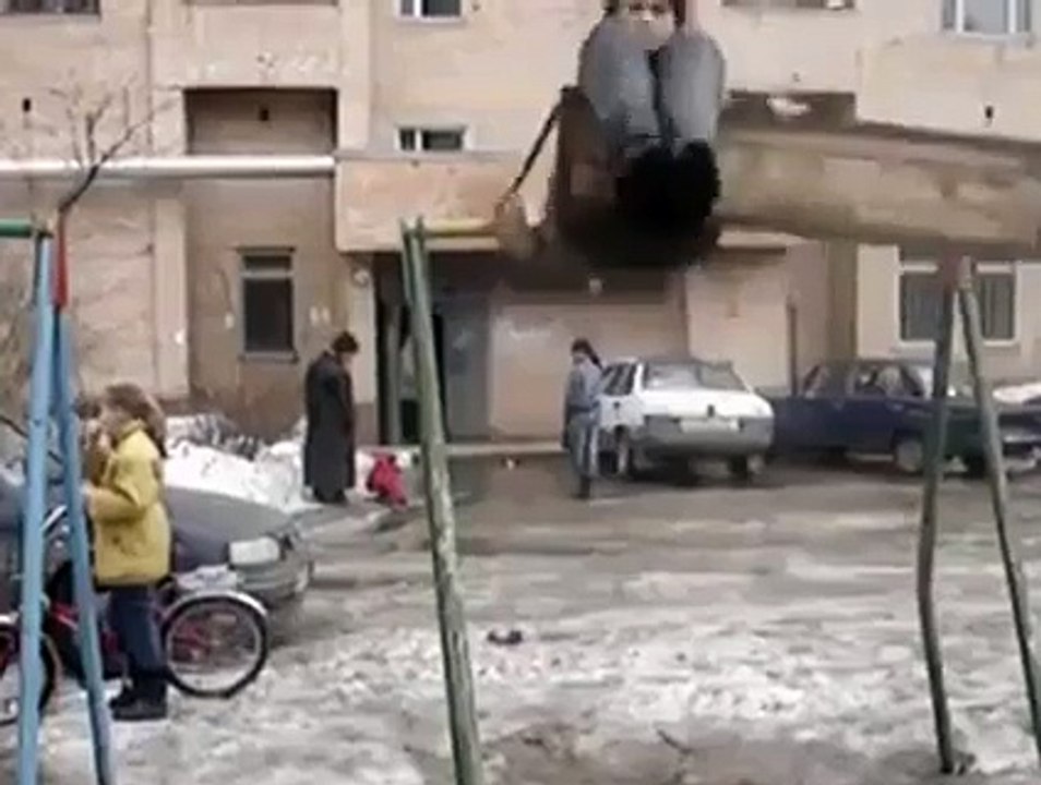 Amazing Girl - Doing awesome - Video Dailymotion