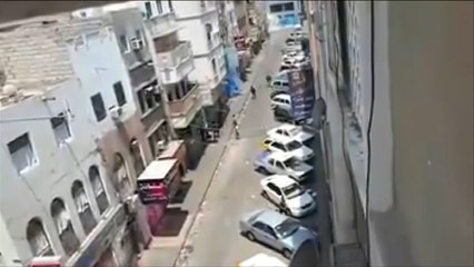 اشتباكات عنيفة في منطقة كريتر وسط عدن