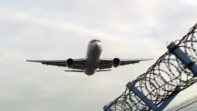 [LEAKED VIDEO] LOT Boeing 767 Emergency/Crash Landing (no landing gear) at EPWA