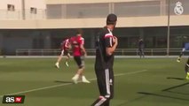 Gareth Bale, magnifique reprise de volée (Real Madrid training)