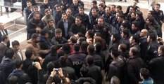 Avukatlar Çağlayan Adliyesi'nde Arama Yaptırmadı, Arbede Yaşandı