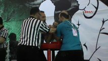 Türkiye Bilek Güreşi Şampiyonası Sürüyor
