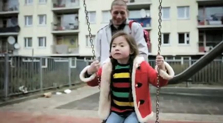 Une petite fille va pourrir un mariage en 5 secondes !